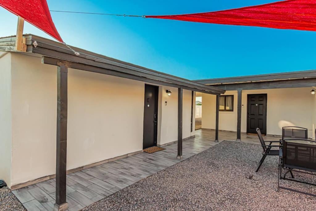Phoenix Retreat - Studio With King Bed - 10 Min From Airp - Unit C エクステリア 写真